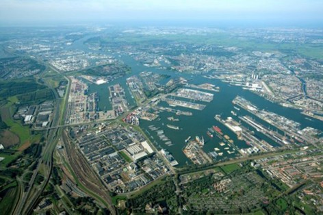 waalhaven-luchtfoto